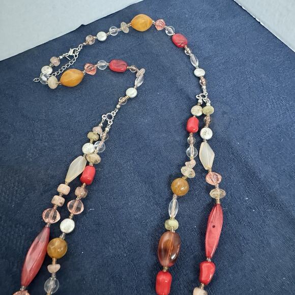 Vintage Avon NR Beaded Necklace Orange Red Beads Silvertone Chain Two Strand - Picture 6 of 8